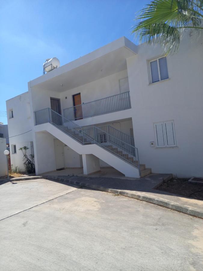 Akamandos 76 Apartment Peyia Exterior photo